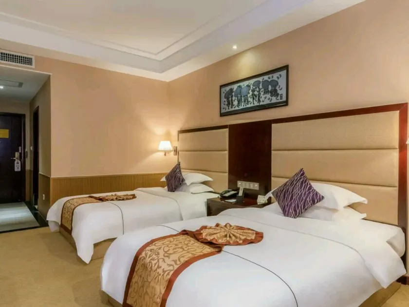 Mingyue Hotel (formerly Qingyun Hotel) - Image 1