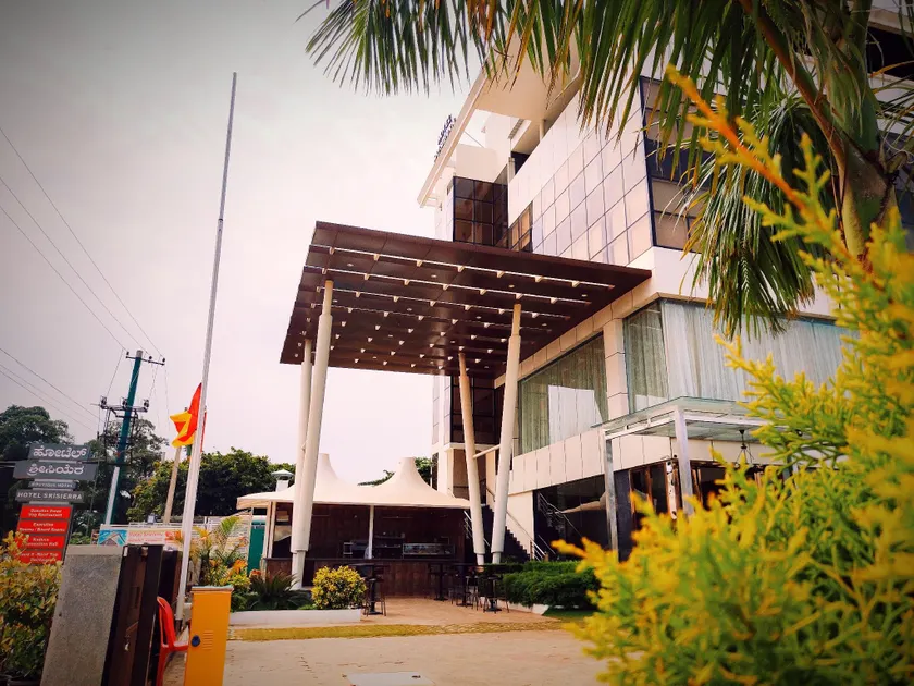 Hotel Sri Sierra - Image 1