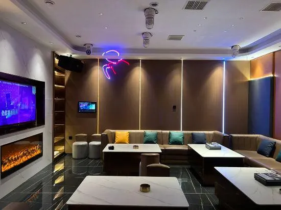Changrong Hotel - Image 1