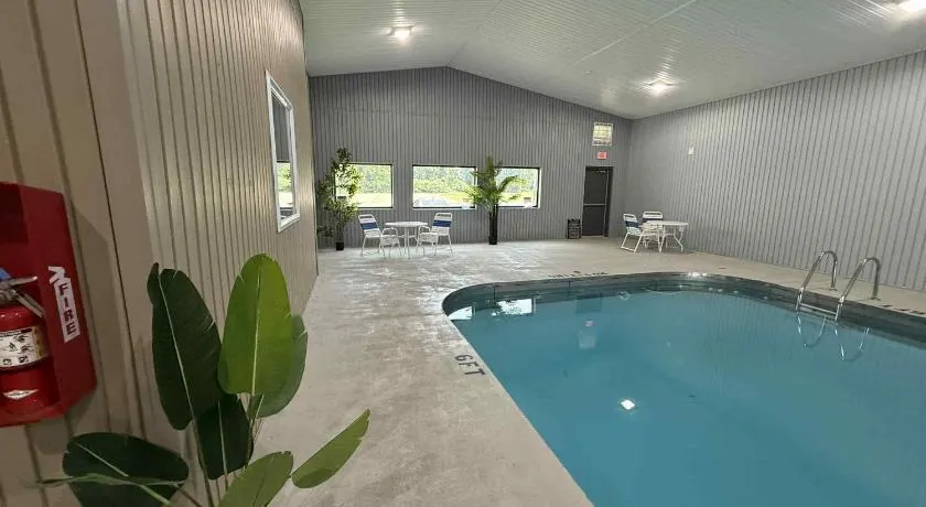 Super 8 by Wyndham Gallipolis Pt Pleasant Area - Image 1