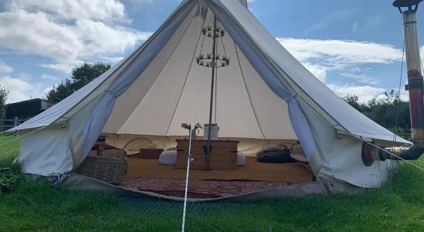 Home Farm Radnage 4 Glamping Bell Tent, with Log Burner and Fire Pit - Image 1