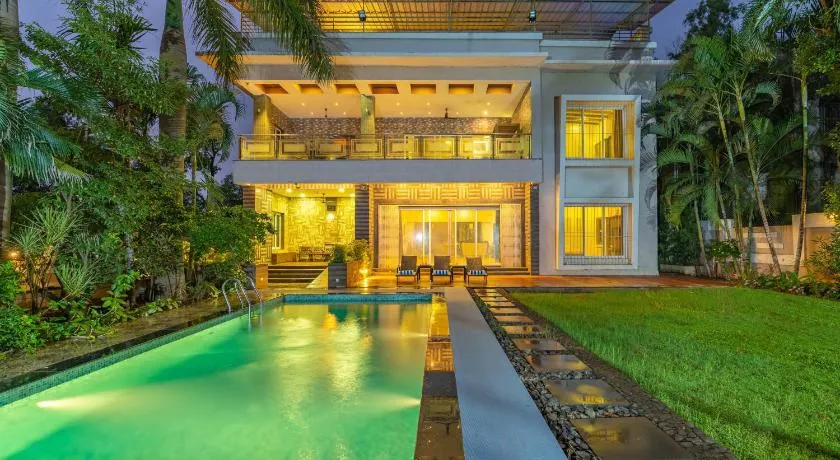 EKO STAY Gold- CHESTNUT VILLA - Image 1
