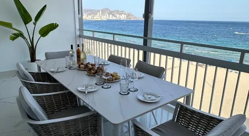 Esmeralda, Benidorm Beachfront Poniente, 1st line Frontal Seaview, Ocean Terrace - Image 1