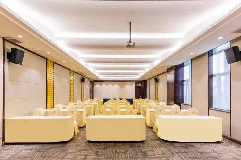 Southern Club Hotel - Image 1