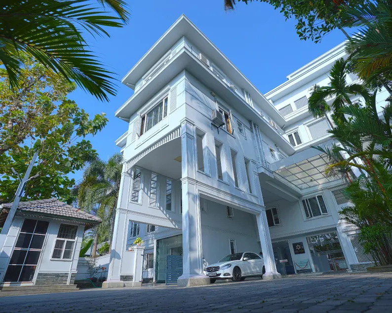 TGR SUITES - Image 1
