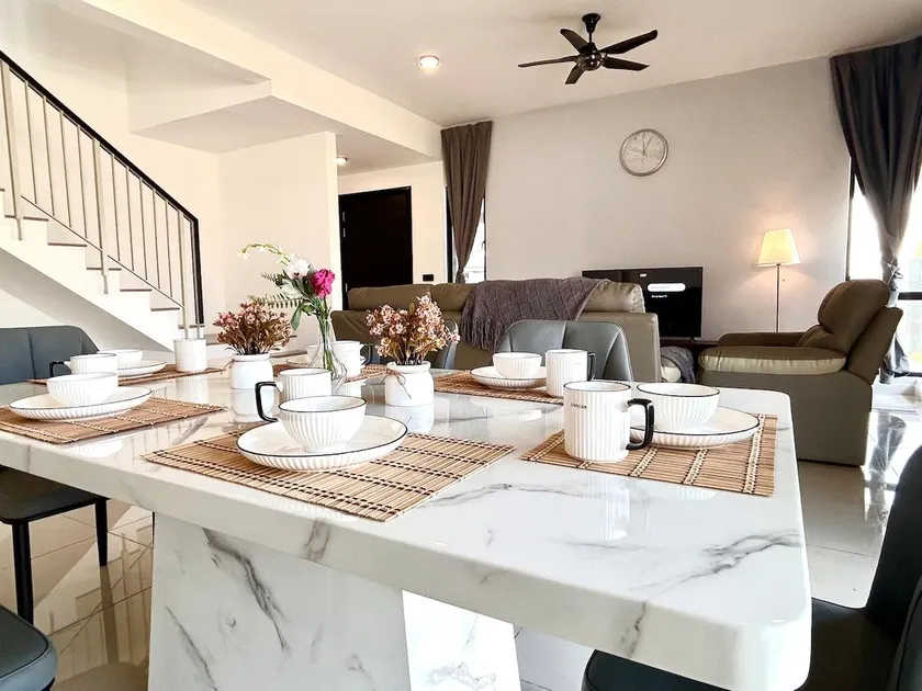 Corner House BBR fit 1-14 Pax near Setia Alam SCCC - Image 1