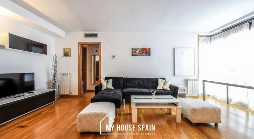MyHouseSpain - Apartamento con Parking Caja Mágica - Image 1