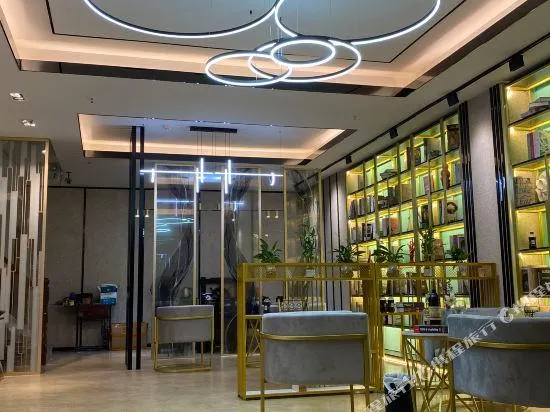 Huanglin Business Hotel - Image 1