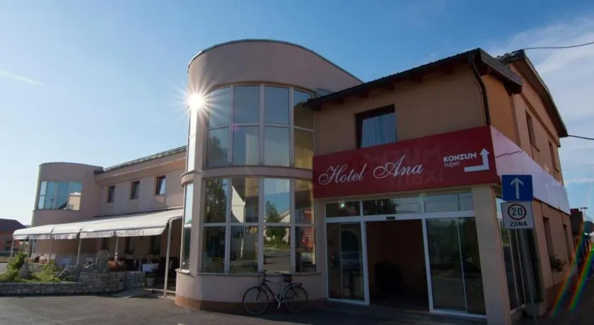Hotel Ana - Image 1