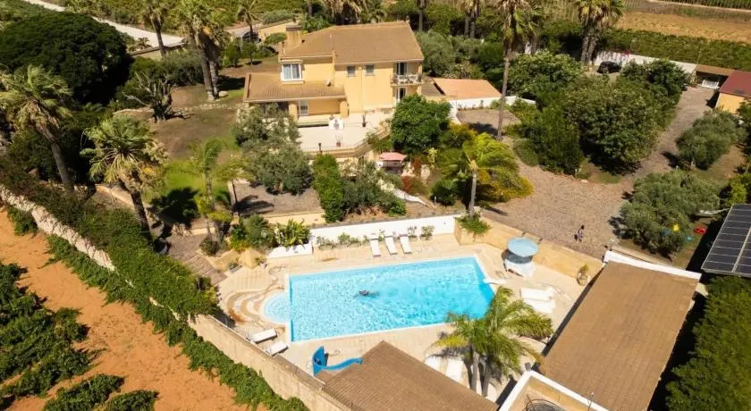 Il Filo Di Perle Luxury Home - Image 1
