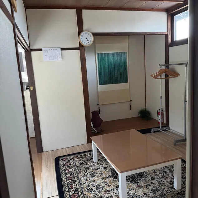 House, sleeps up to 12, close to highway, many 24-hour supermarkets, free parking, large garden - Image 1