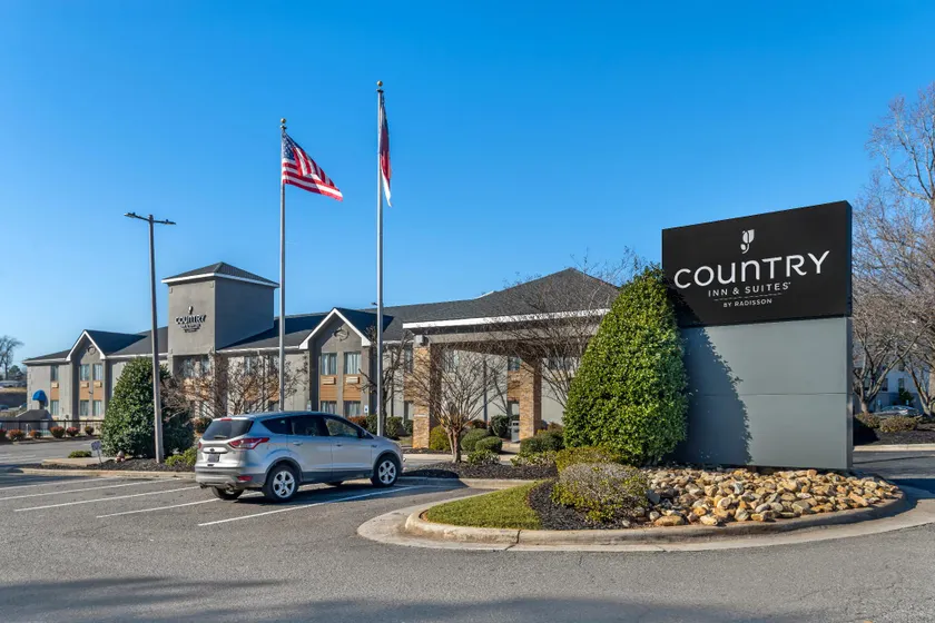 Country Inn & Suites by Radisson, Shelby, NC - Image 1