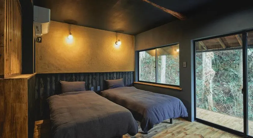 Guest House Pin - Image 1