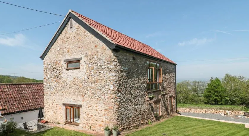 Newlands Barn - Image 1