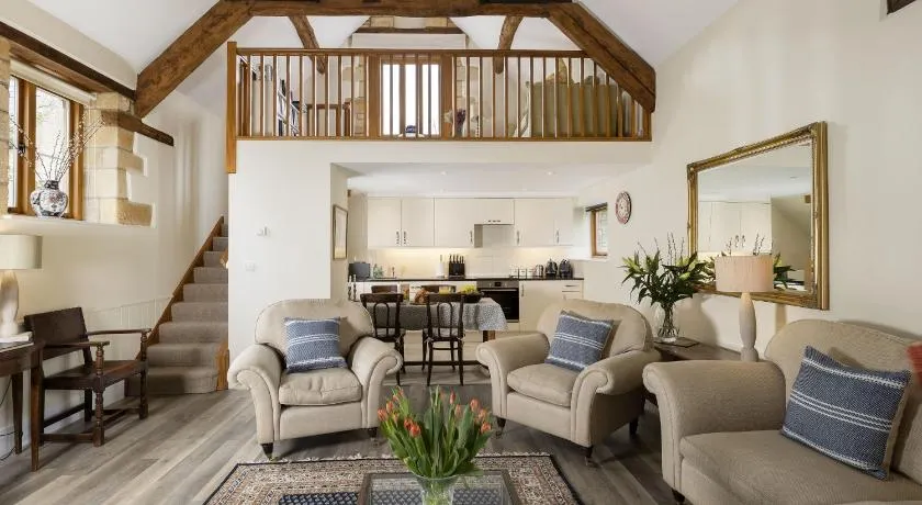 Nellies Barn - Image 1