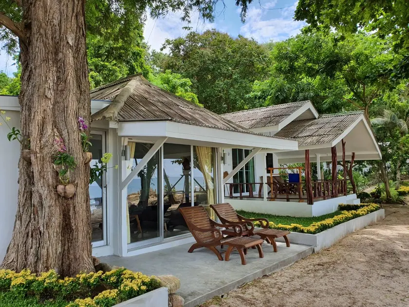 Blue Bay Bungalow - Image 1