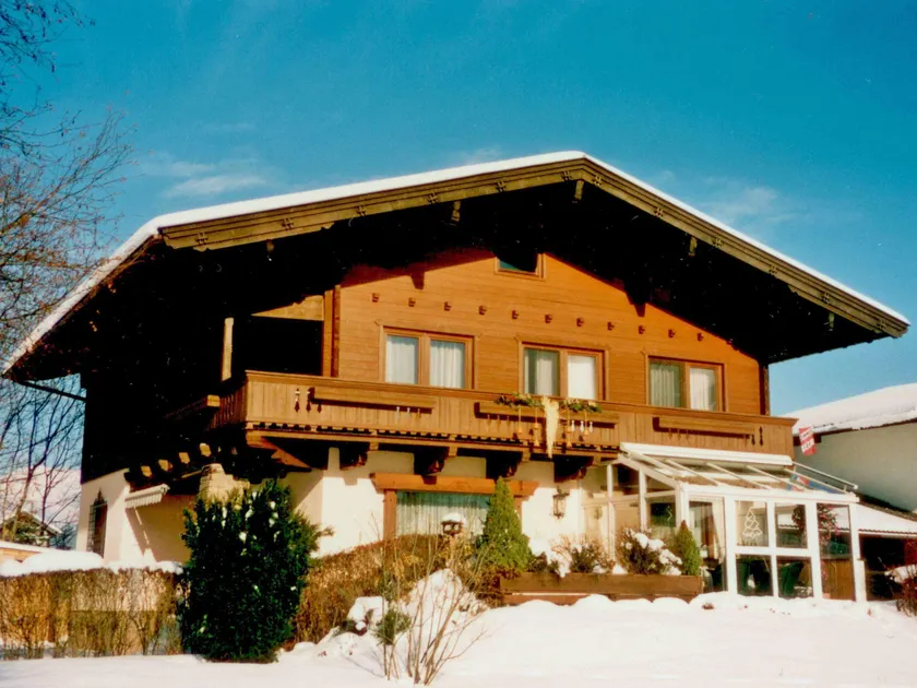 Modern Apartment in Maishofen with Garden - Image 1