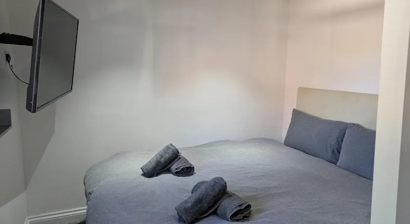 Peaceful and Comfortable Guest Residence in Chorlton, Manchester - Image 1
