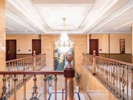 Zunyi Longqi Bay Hotel (Bozhou District Modern Square Branch) - Image 1