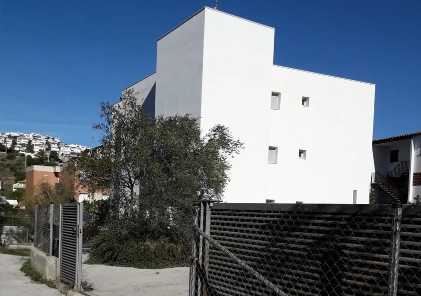 property NOT available - Image 1
