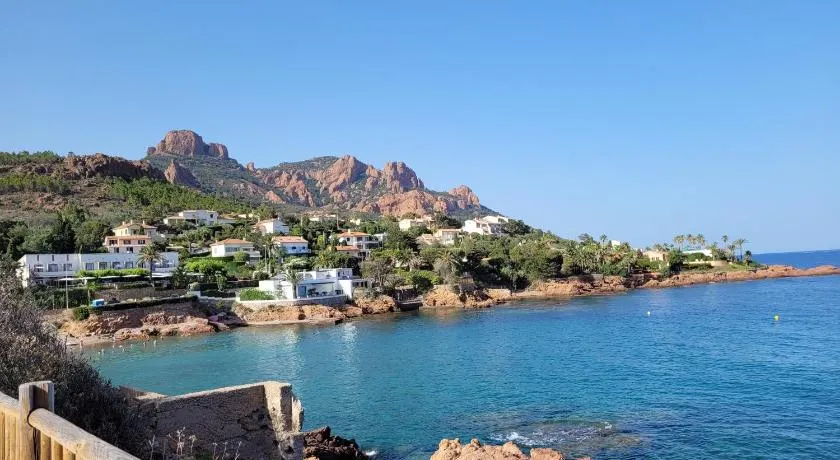 studio agay a 2 pas des plages - Image 1