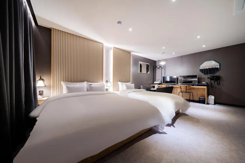Day & Night Hotel - Image 1