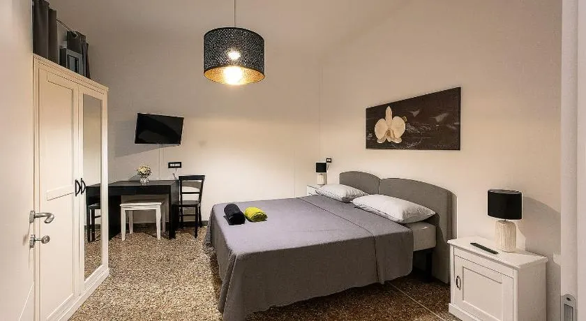 Acquamarina A Due Passi dai Traghetti - Image 1