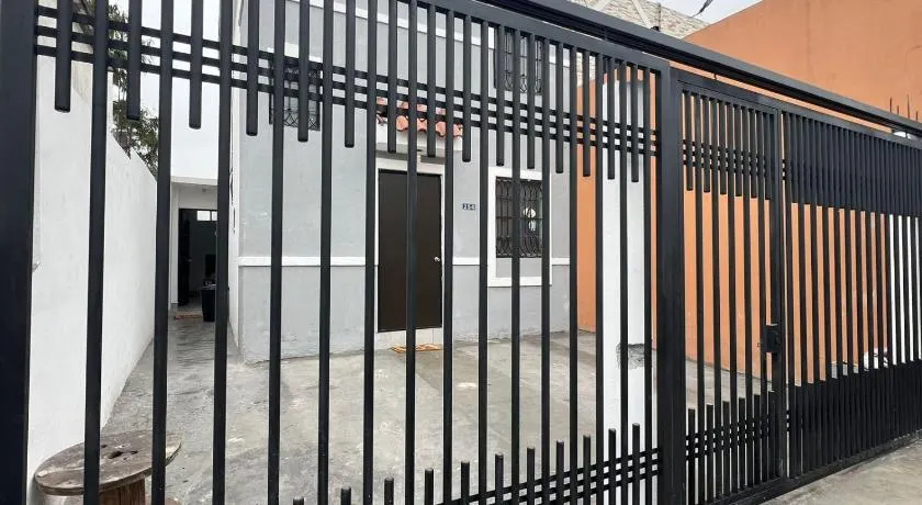 Casa cerca del aeropuerto con dos habitaciones todo incluido - Image 1
