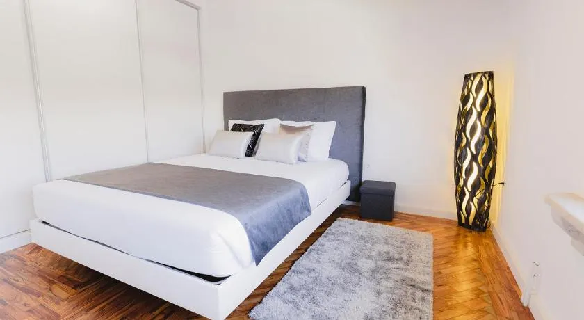 Santa Helena Apartments - Image 1