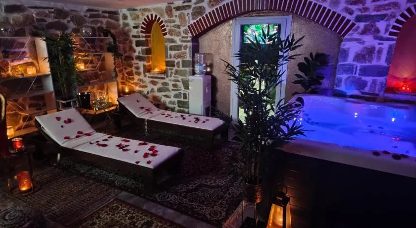 Giorgos Suite - Jacuzzi Hideaway in Lydia, Kavala - Image 1