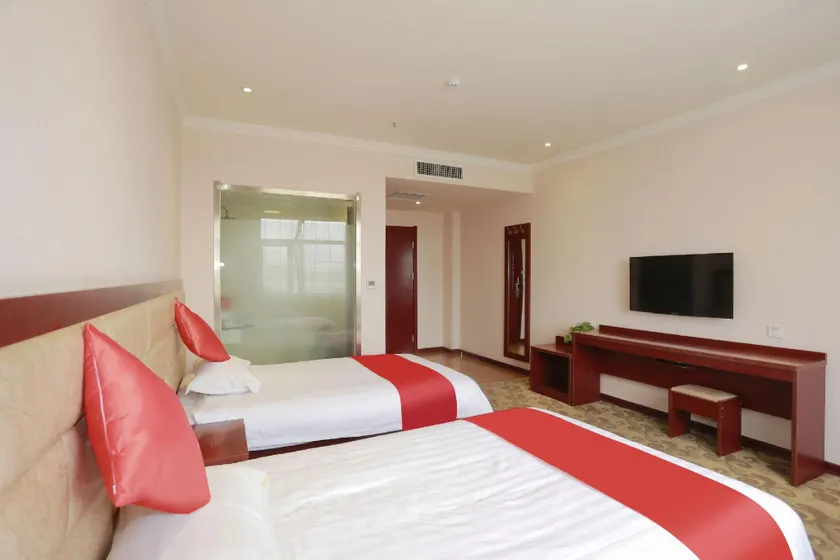 Yuyuan Garden Yuzhong Lanting Hotel - Image 1