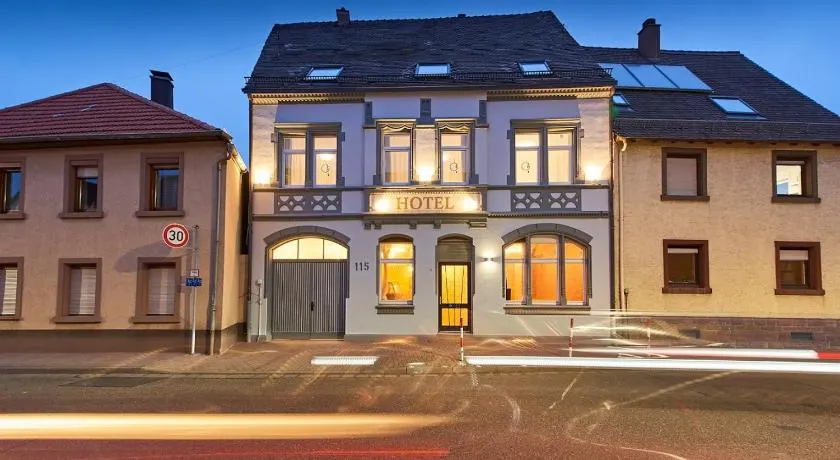 Hotel Phoenix - Image 1