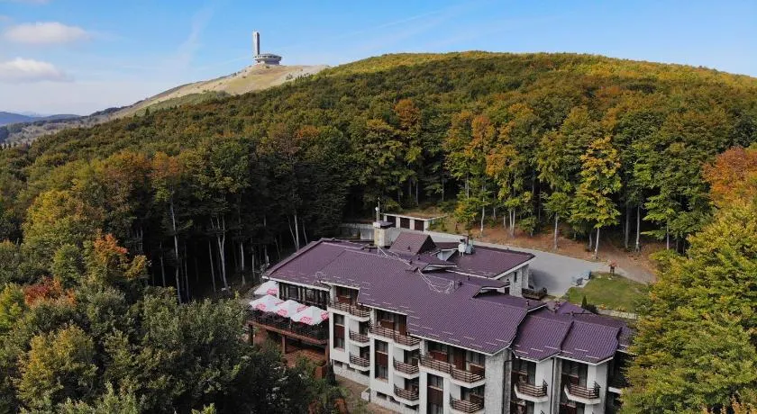 Hotel Edelweiss - Image 1