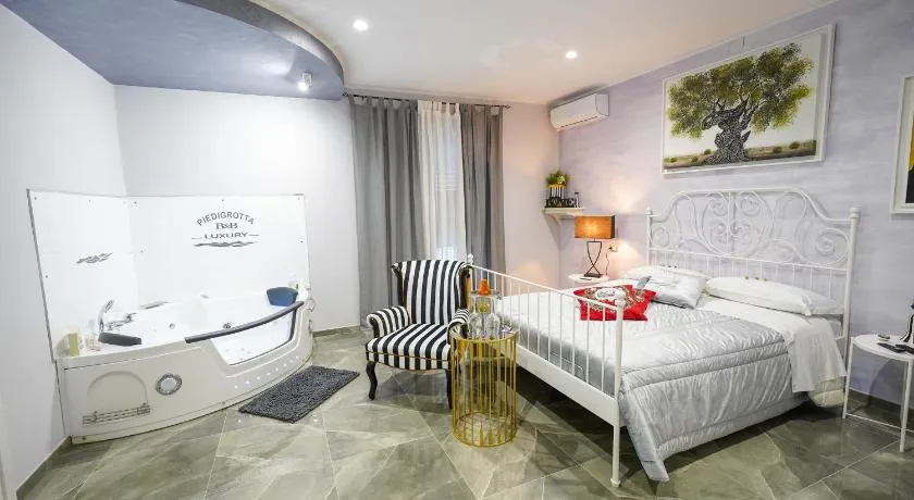 Piedigrotta Magique Luxury - Image 1
