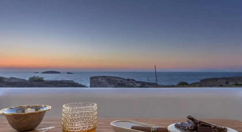 Ocean Pearl Luxurious Suite - Image 1