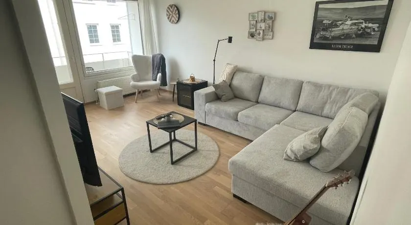 Kolmikulman Kingi, a renovated flat with balcony - Image 1