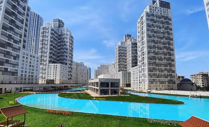 Lake view, 2+1, close to metrobus and malls - Image 1