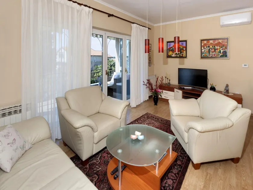 Apartment in nature - Image 1