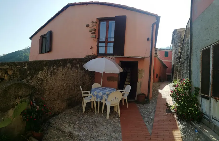 CASA LORENZO SULLE COLLINE DI LEVANTO e VICINO ALLE CINQUETERRE LT-0620 - Image 1