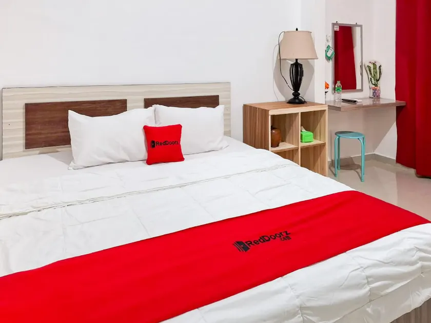 RedDoorz Syariah near Tanjung Pinang City Center - Image 1
