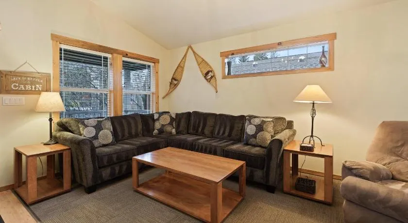 Huckleberry Cottage - Image 1