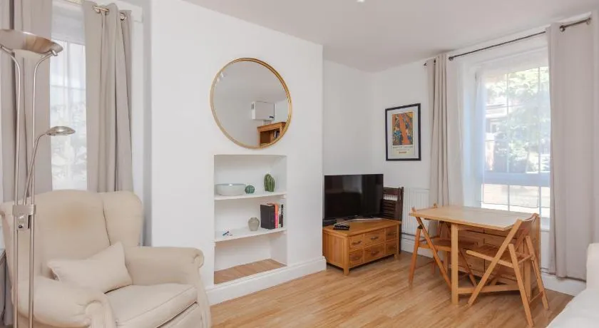 Fabulous 2 Bedroom Apartment in London Bridge - Image 1