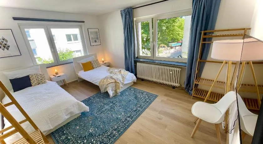 Große 80qm 3 Zimmer Wohnung, nahe Messe & Klinikum, 2x 55" Smart TV, Netflix, Keyless - Image 1
