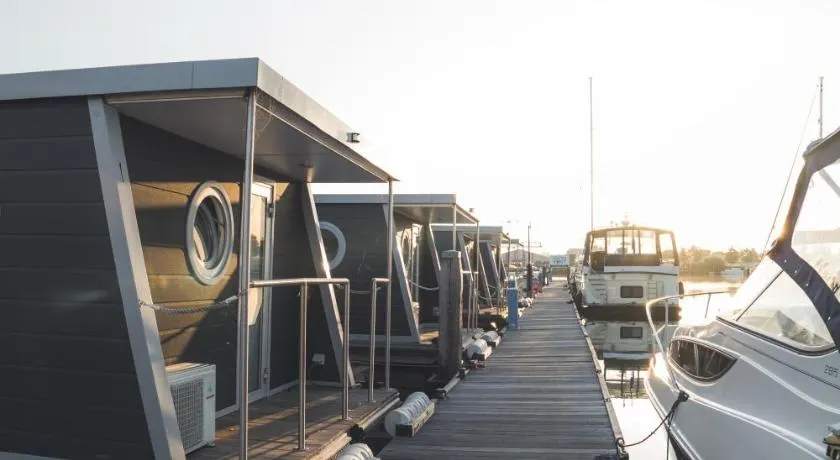 Glamping Houseboat - Image 1