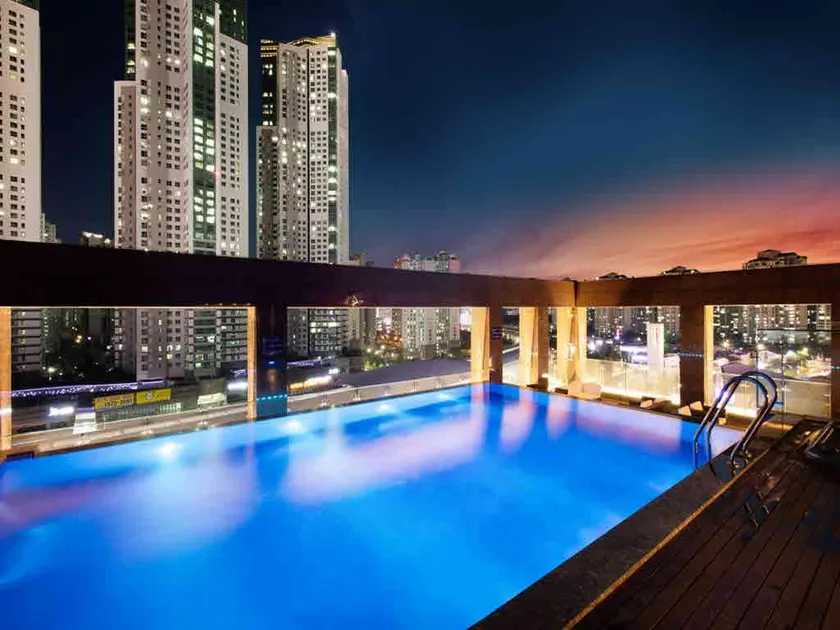 Park Marine Hotel - Image 1