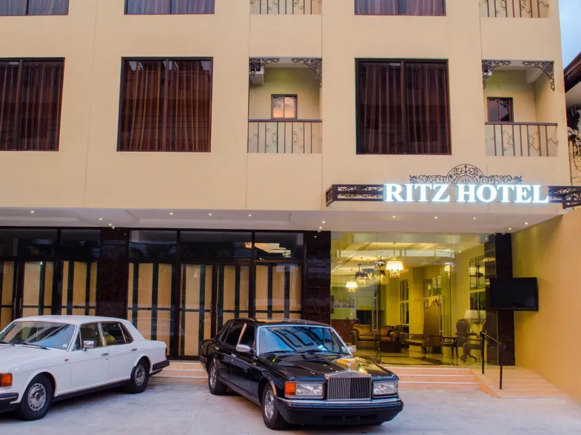 Ritz Hotel Angeles - Image 1