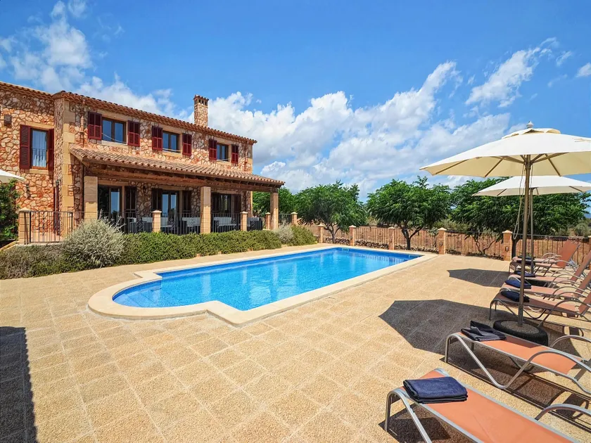 Farmhouse in Mallorca near Cala Millor Beach - Image 1