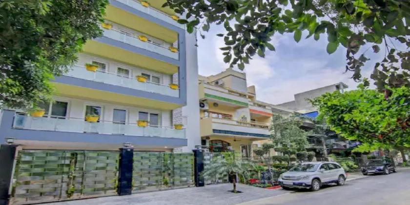 NUAB House - Near Fortis, MAX, MEDANTA, Paras Hospitals and HUDA Metro - Image 1