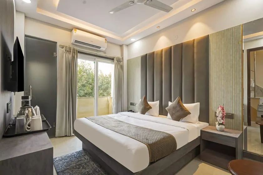 Bliss Hotel - Image 1