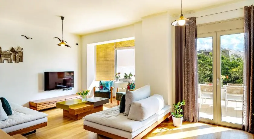 La Casa Di Fiori Stylish Holiday Home - Image 1